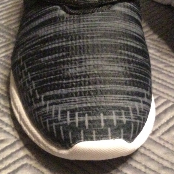 Fila size 13 black and gray sneakers for kids - Picture 4 of 10